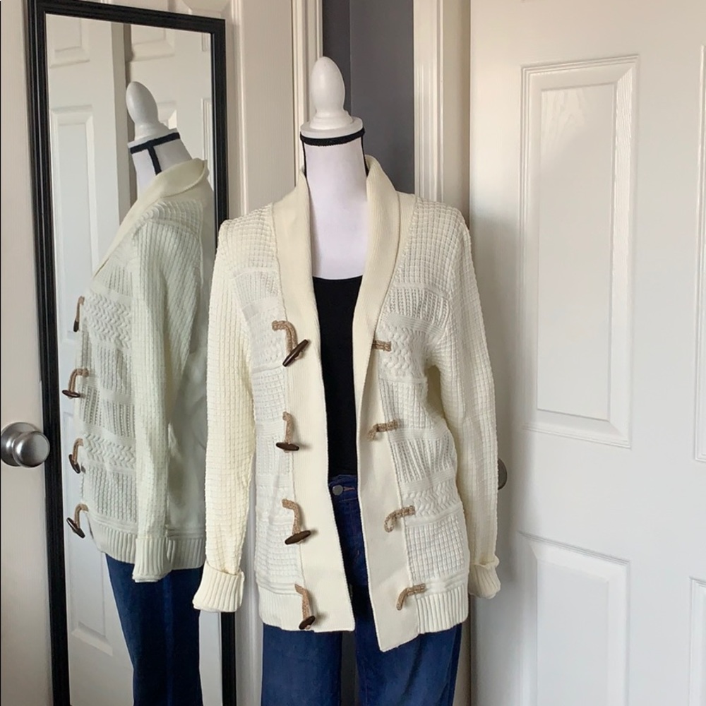 ⬇️REDUCED! H&M ivory chunky cardigan